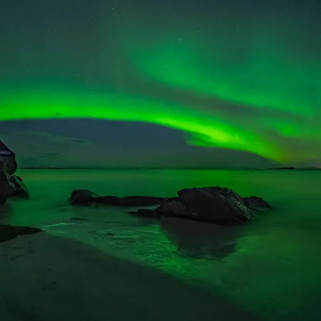 Med Flott Havutsikt Ved Hauklandstranden