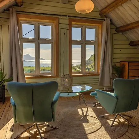 Med Flott Havutsikt Ved Hauklandstranden