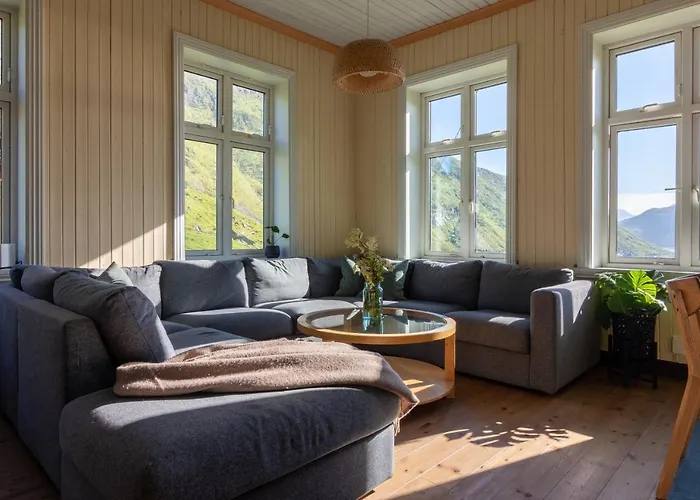 Holiday home Med Flott Havutsikt Ved Hauklandstranden *