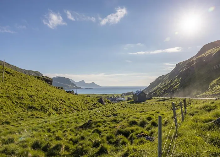 Med Flott Havutsikt Ved Hauklandstranden *