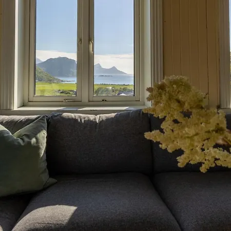 Med Flott Havutsikt Ved Hauklandstranden *