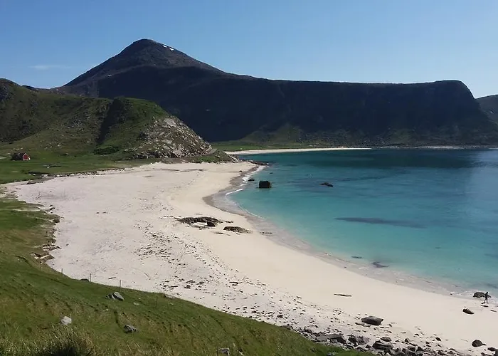 Med Flott Havutsikt Ved Hauklandstranden Leknes